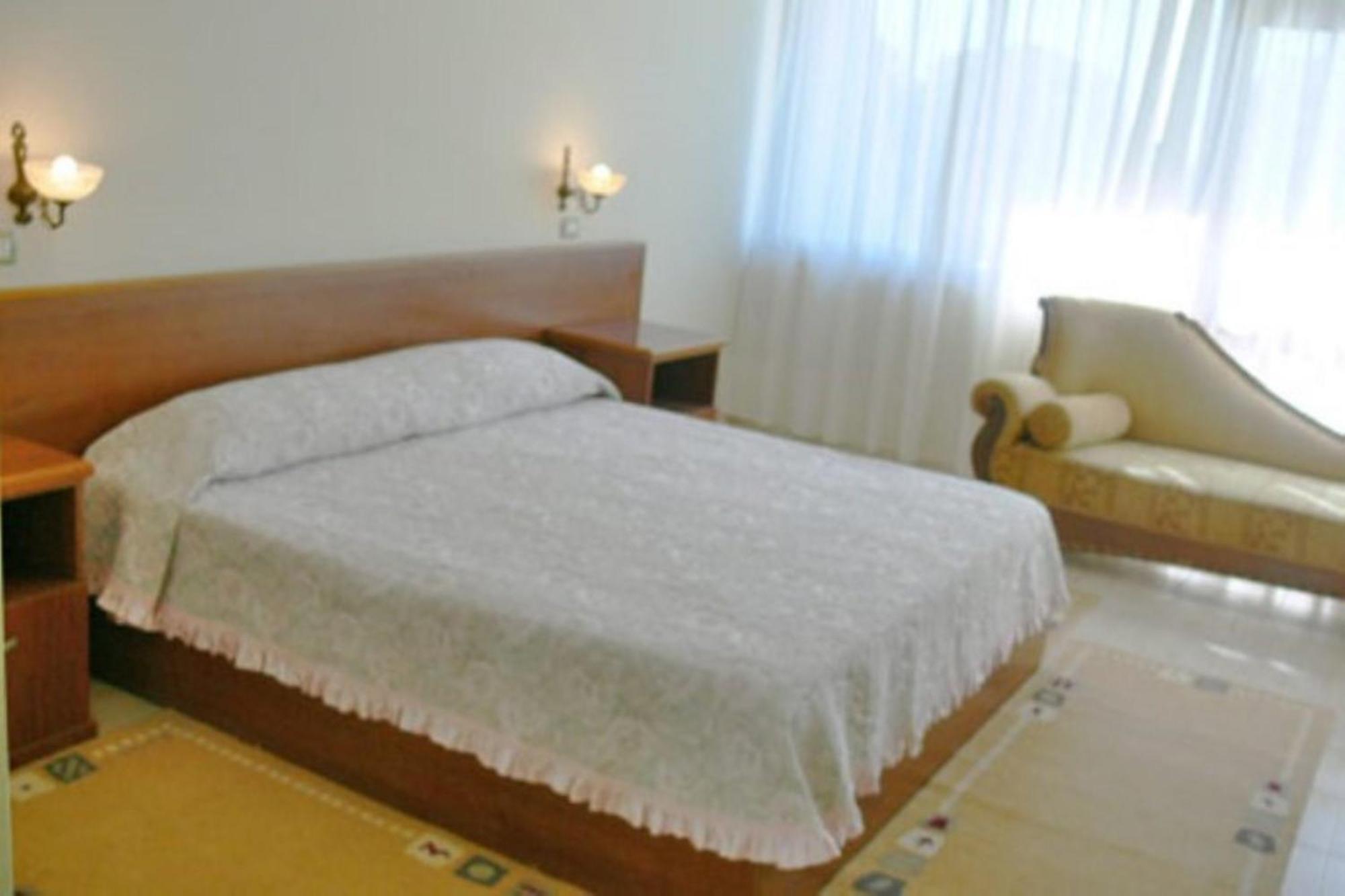 Akropoli Hotel Kryemëdhej Quarto foto