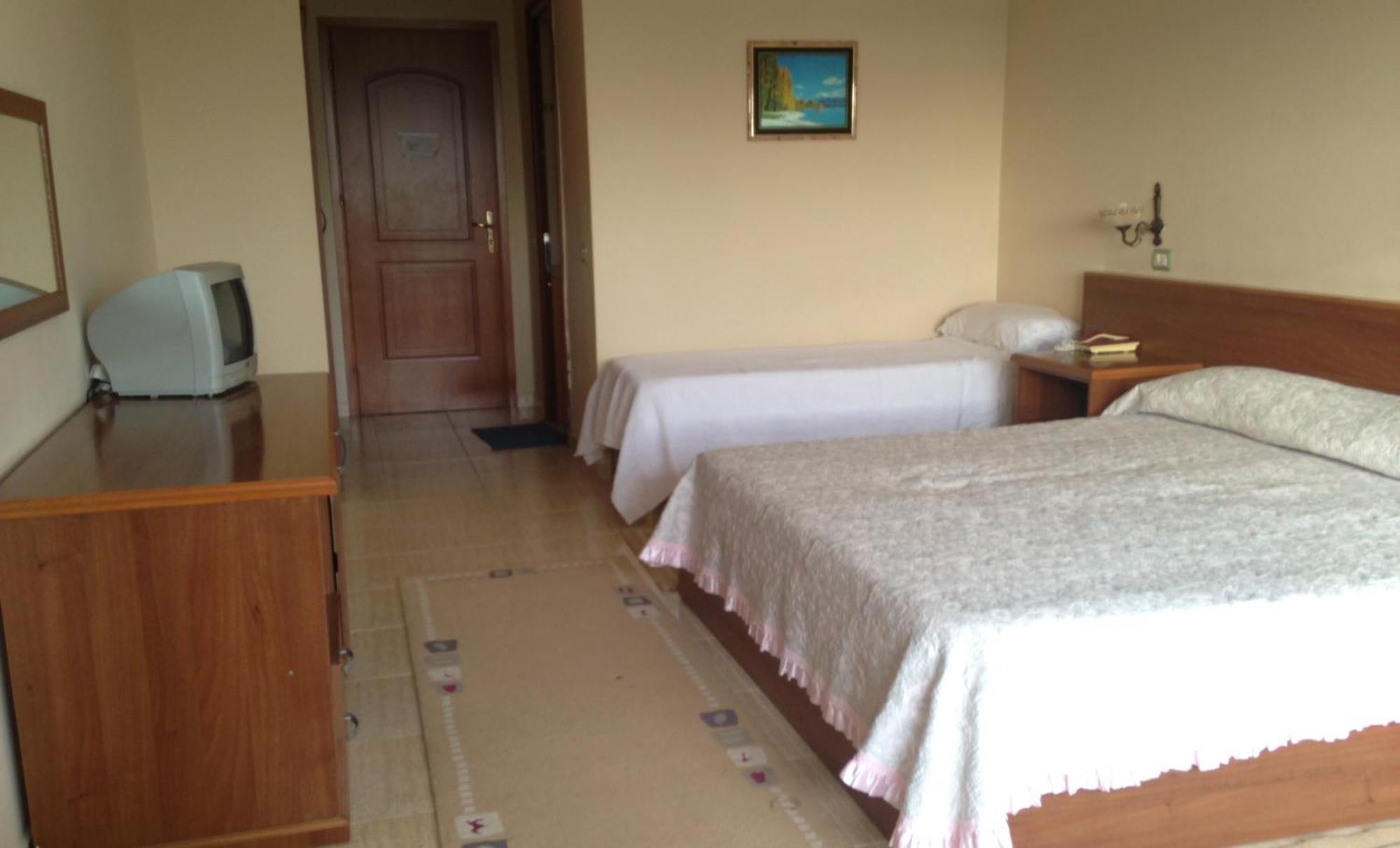 Akropoli Hotel Kryemëdhej Quarto foto