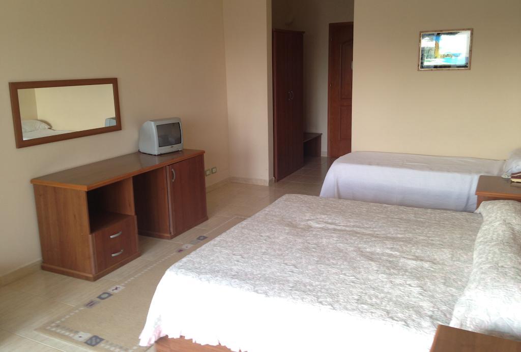 Akropoli Hotel Kryemëdhej Quarto foto