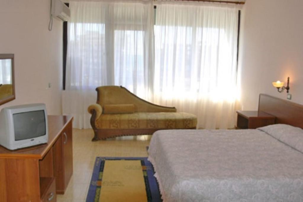 Akropoli Hotel Kryemëdhej Quarto foto